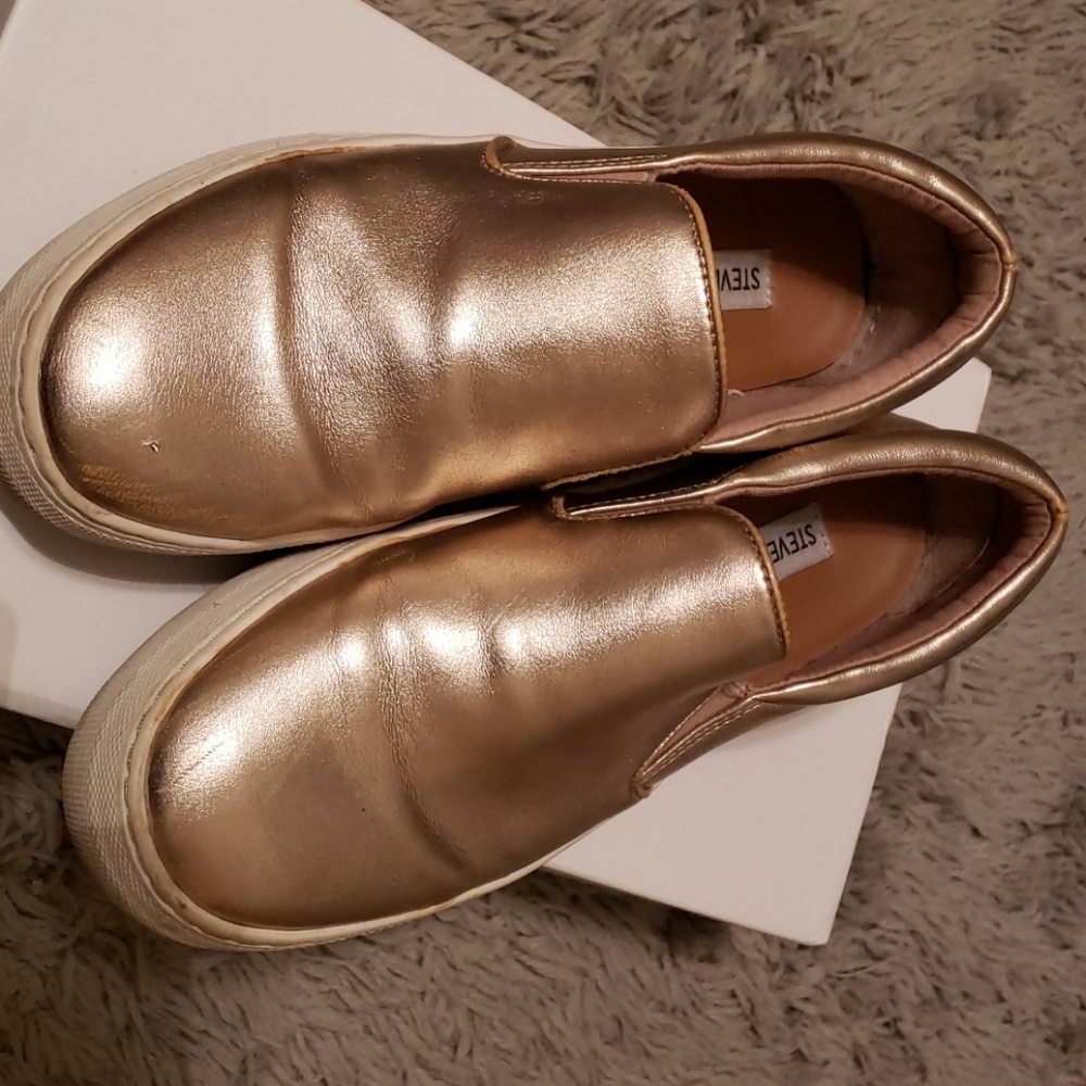 Steve madden slip on
